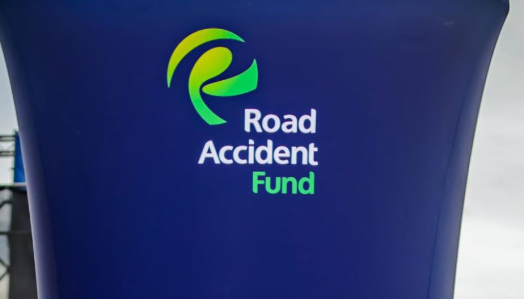 A 59-year-old man was strangled to death by five people, two males and three males.