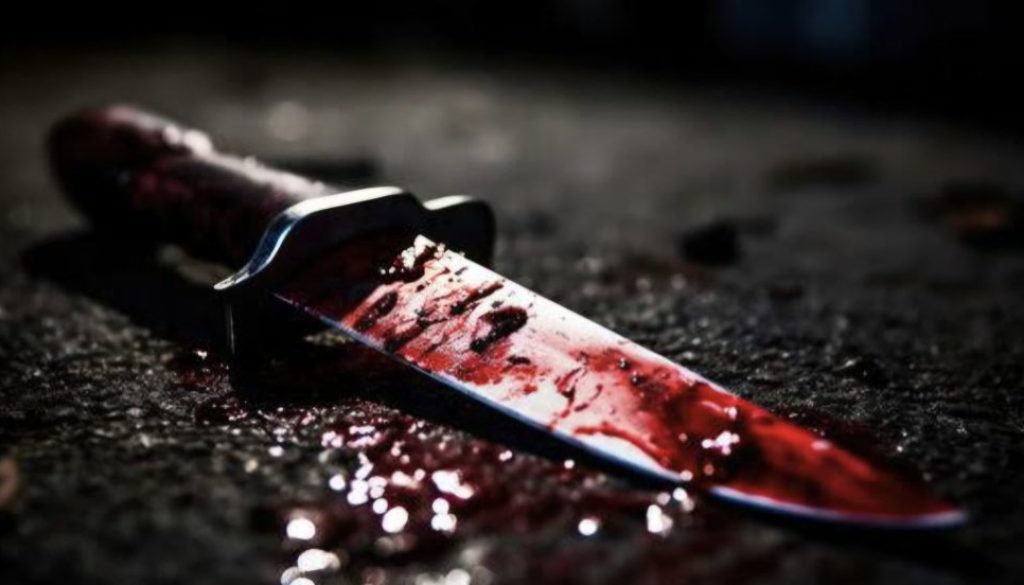 A woman was found with a deep cut on the throat, allegedly stabbed by boyfriend.