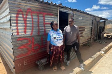 Mayor Annah Mboweni visiting the Leseding informal settlement, Vaalwater extension 5.