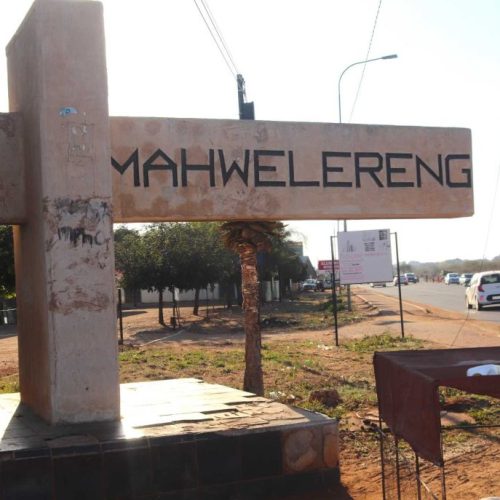 The Mahwelereng road sign at the entrance